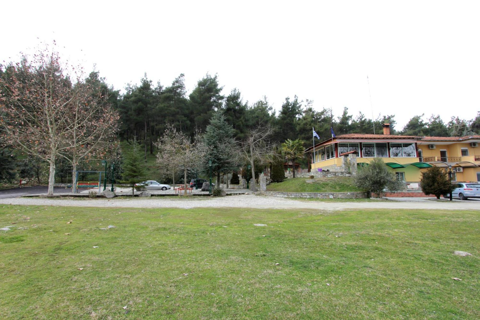 River Side Rooms Elassona Экстерьер фото