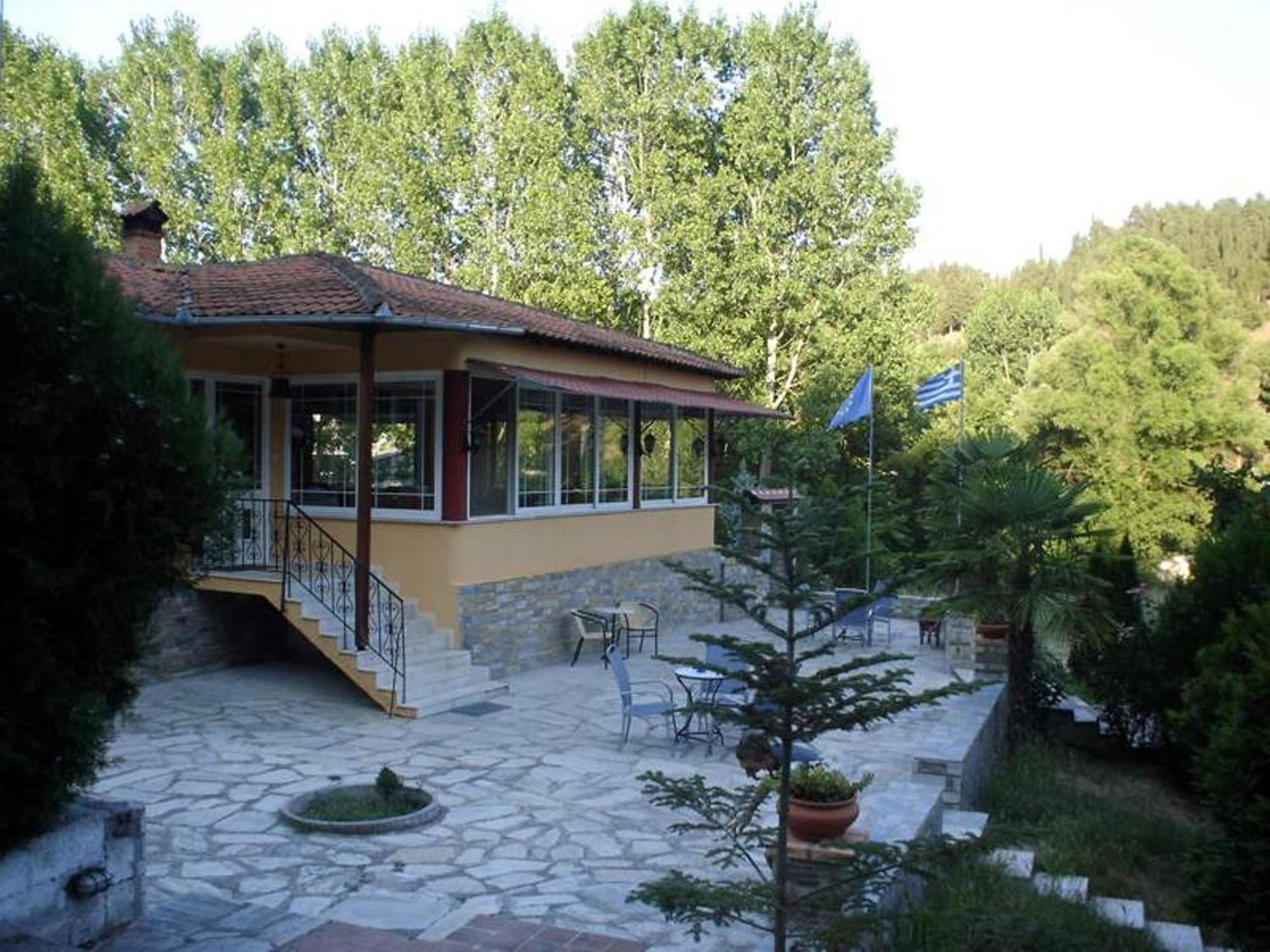 River Side Rooms Elassona Экстерьер фото