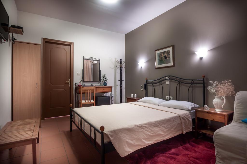 River Side Rooms Elassona Номер фото