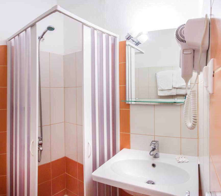 River Side Rooms Elassona Номер фото