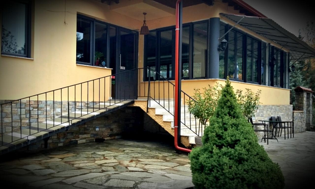 River Side Rooms Elassona Экстерьер фото