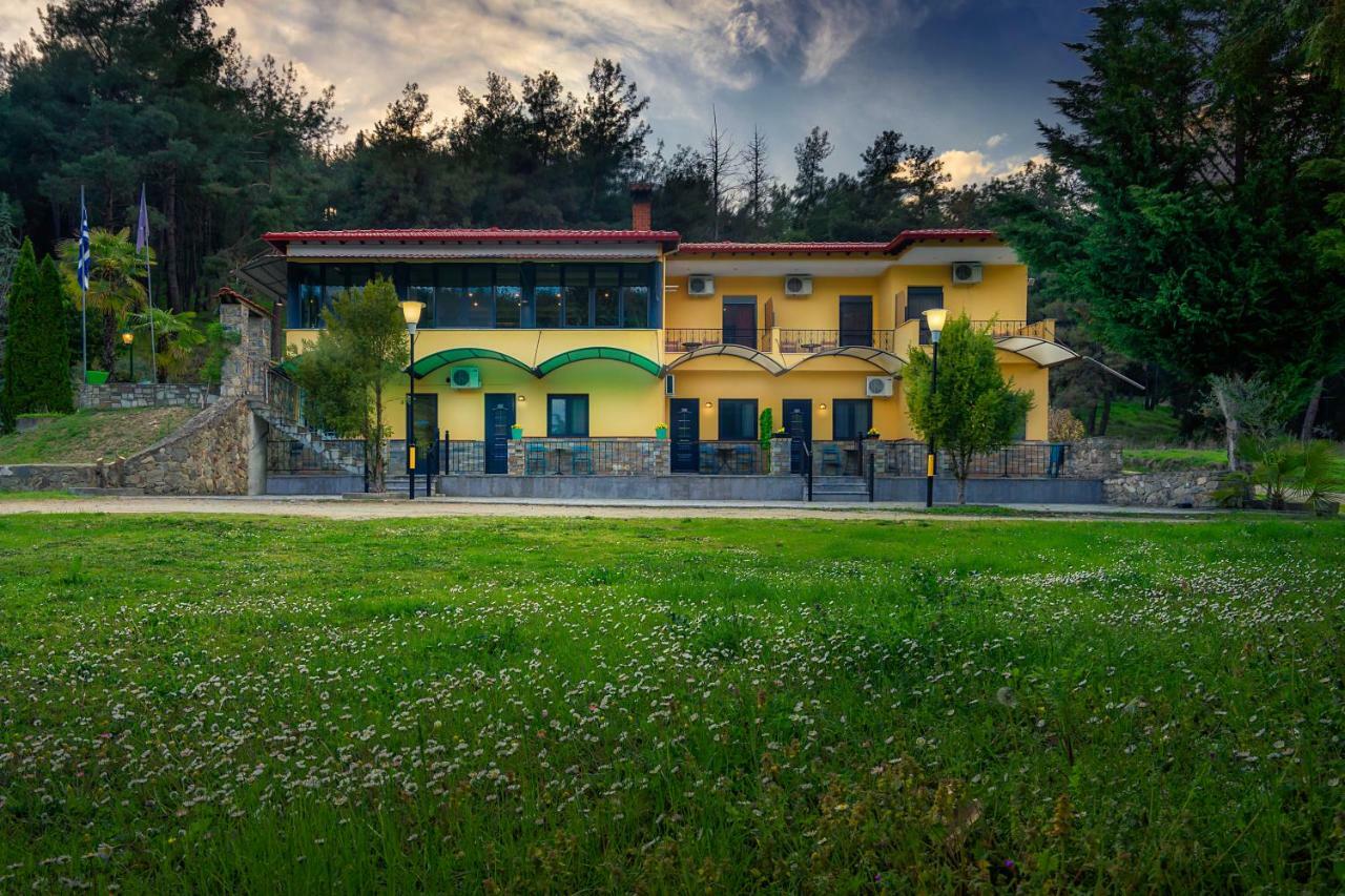River Side Rooms Elassona Экстерьер фото